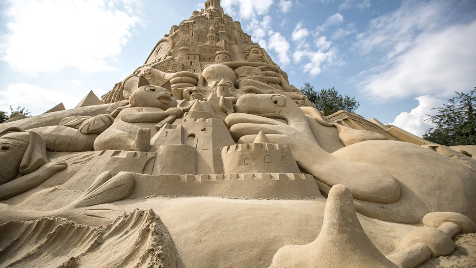 Sand Structures The Coolest Sand Castles: 21 Amazing Sand Sculptures That Put Your ...