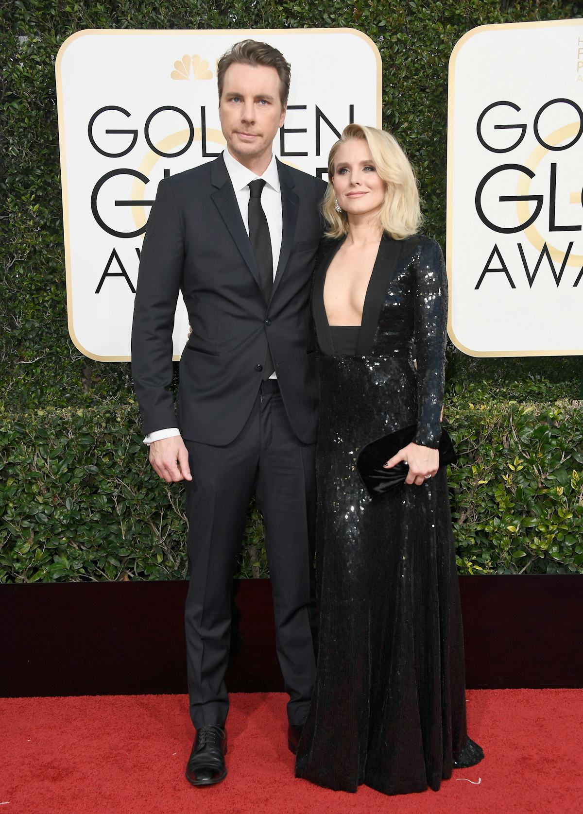 Kristen Bell S Photo Kissing Dax Shepard Proves They Re All Good Despite Cheating Rumors