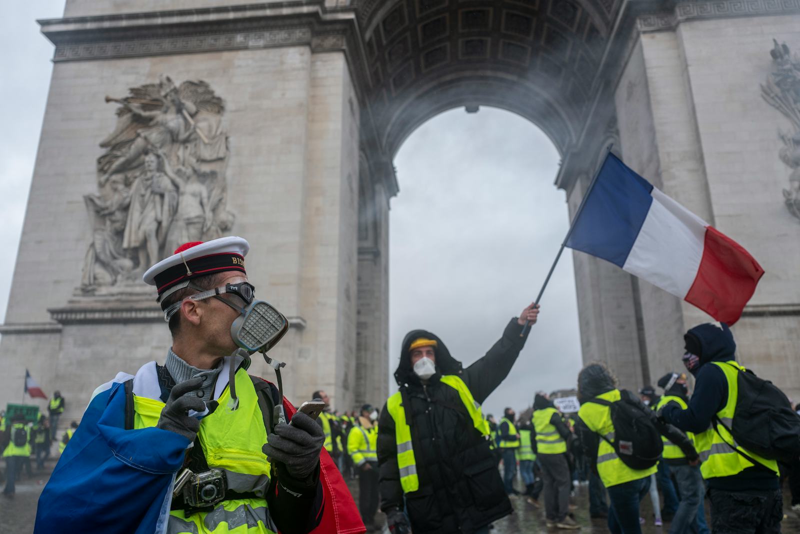 paris tourist riots