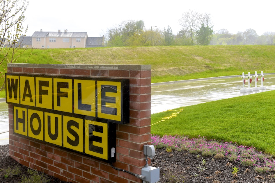 Is Waffle House Open On Christmas Day? Get Ready To Feast