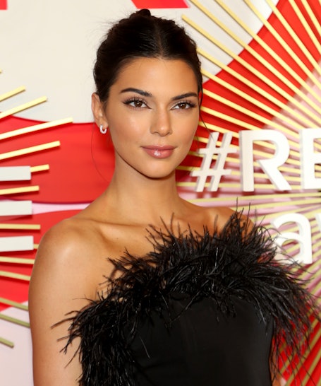 Kendall Jenner Explains Her Christmas Card Absence With A Hilarious ...
