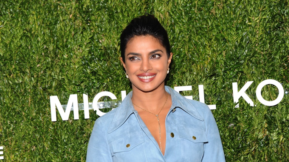 Priyanka Chopra S Wedding Veil Was 75 Feet Long It Took Five