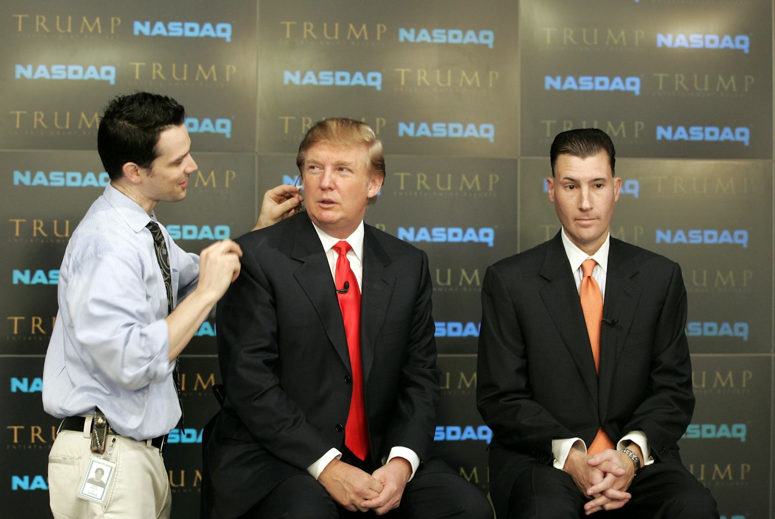 Does Trump Wear Makeup? Here's The Evidence Does Trump Wear Makeup? Here's The Evidence