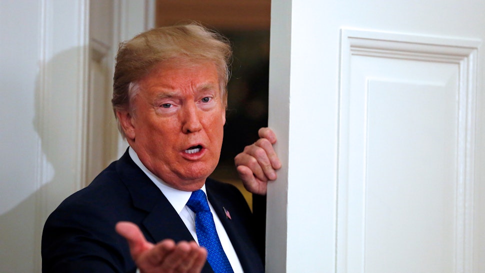 Does Trump Wear Makeup? Here's The Evidence Does Trump Wear Makeup? Here's The Evidence