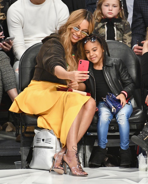 Blue's Purse in Pink, Blue Ivy Has a $1,820 Louis Vuitton Bag — What Have  You Been Doing With Your Life?