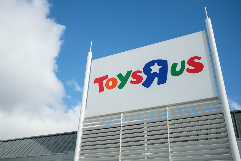 Toys R Us Stores Might Not Accept Gift Cards For Much Longer So Plan Your Shopping Spree Now - can you buy roblox gift cards at toysrus