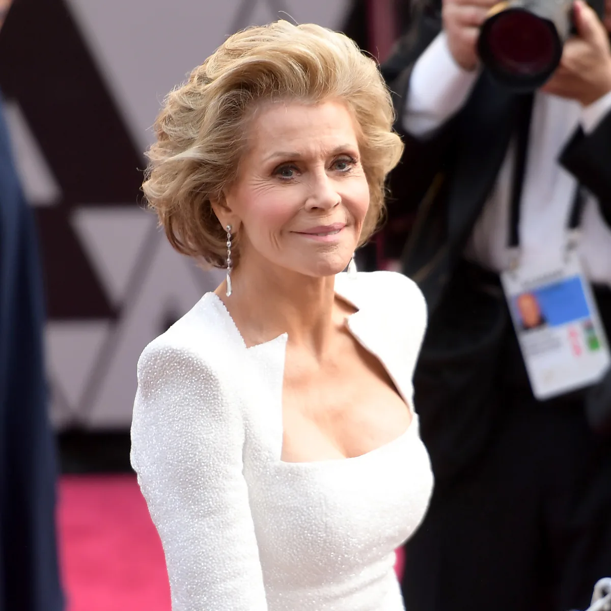 jane fonda 2016 golden globes white dress Jane Fonda Is Lady In White at Golden Globes 2016! - Just Jared - Celebrity News and Gossip