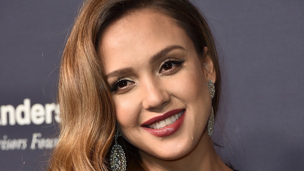 Jessica Alba S Lob Haircut Is Perfect For Women Who Love Low