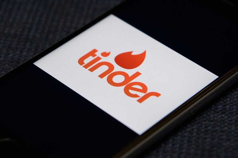 Volwassen puree Manie Tinder "Auto-Liker" Makes the Dating App Even More Of A Crapshoot