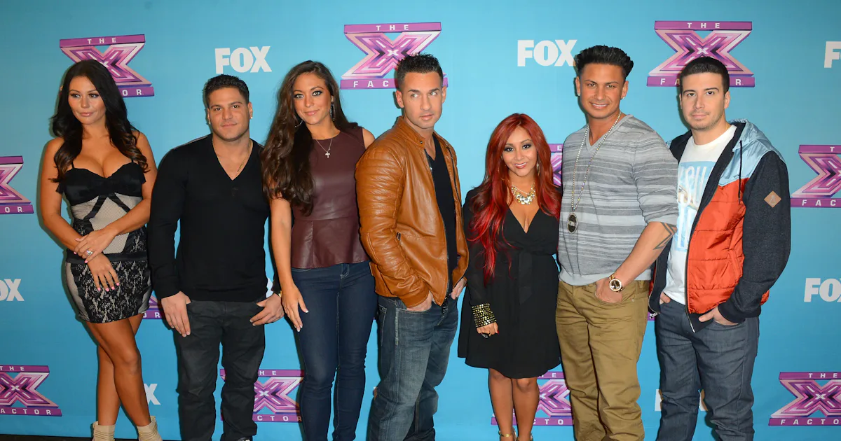 The Photo Of 'The Jersey Shore' Cast Visiting Mike Sorrentino In Jail