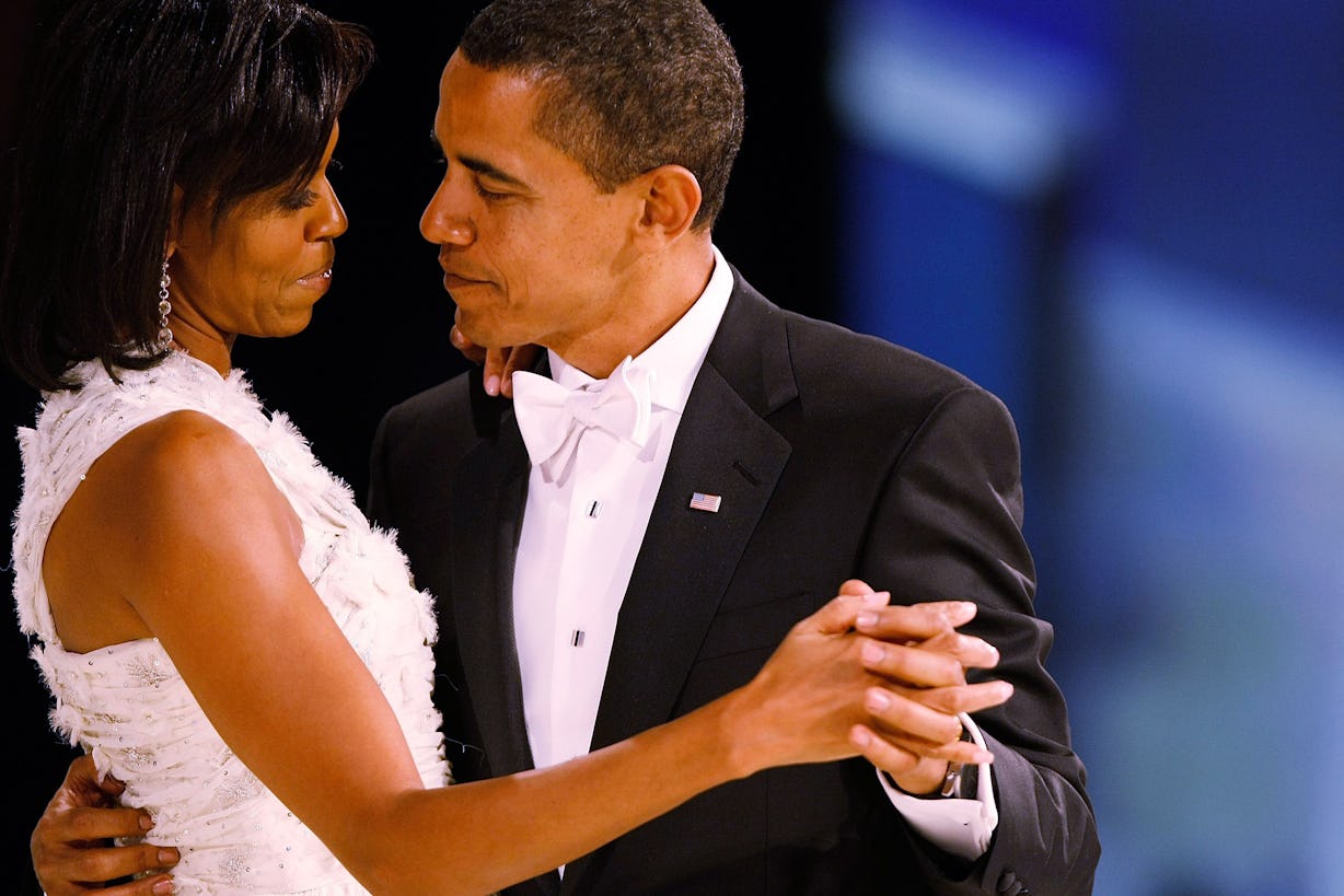 This Barack & Michelle Obama Wedding Photo Will Make You Lose All Your ...