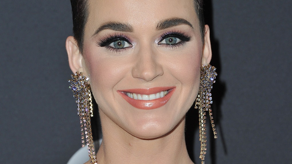 Katy Perry S New Hair Is 2018 S Hottest Color It S Ultra Intense