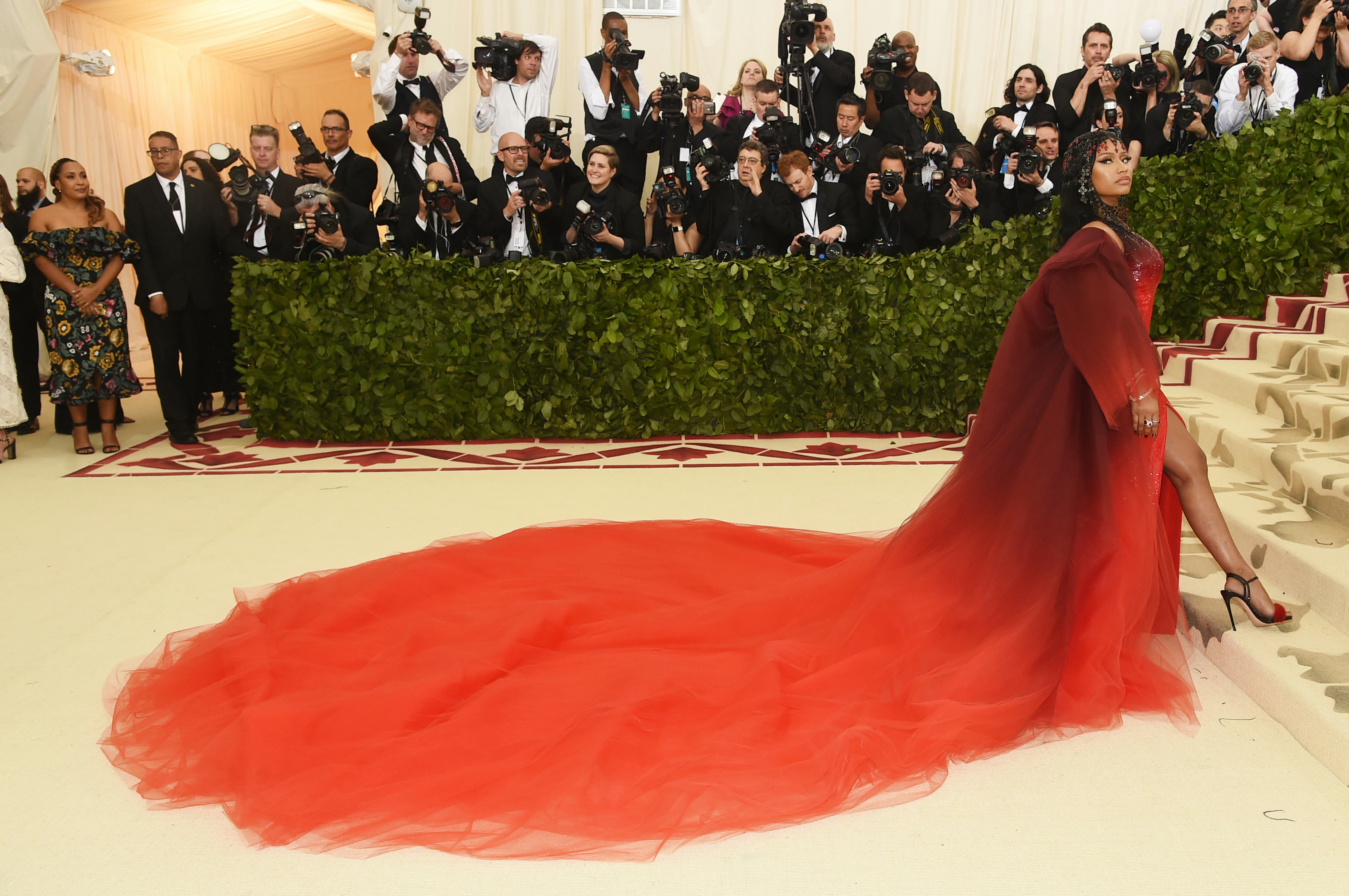 Ники минаж мет гала. Met Gala 2023 Рианна. Ники Минаж met Gala 2018. Рианна мет Гала 2018. Мет Гала 2021.
