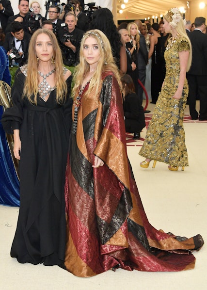 Mary Kate & Ashley Olsen's 2018 Met Gala Looks Are So 'Game Of Thrones'