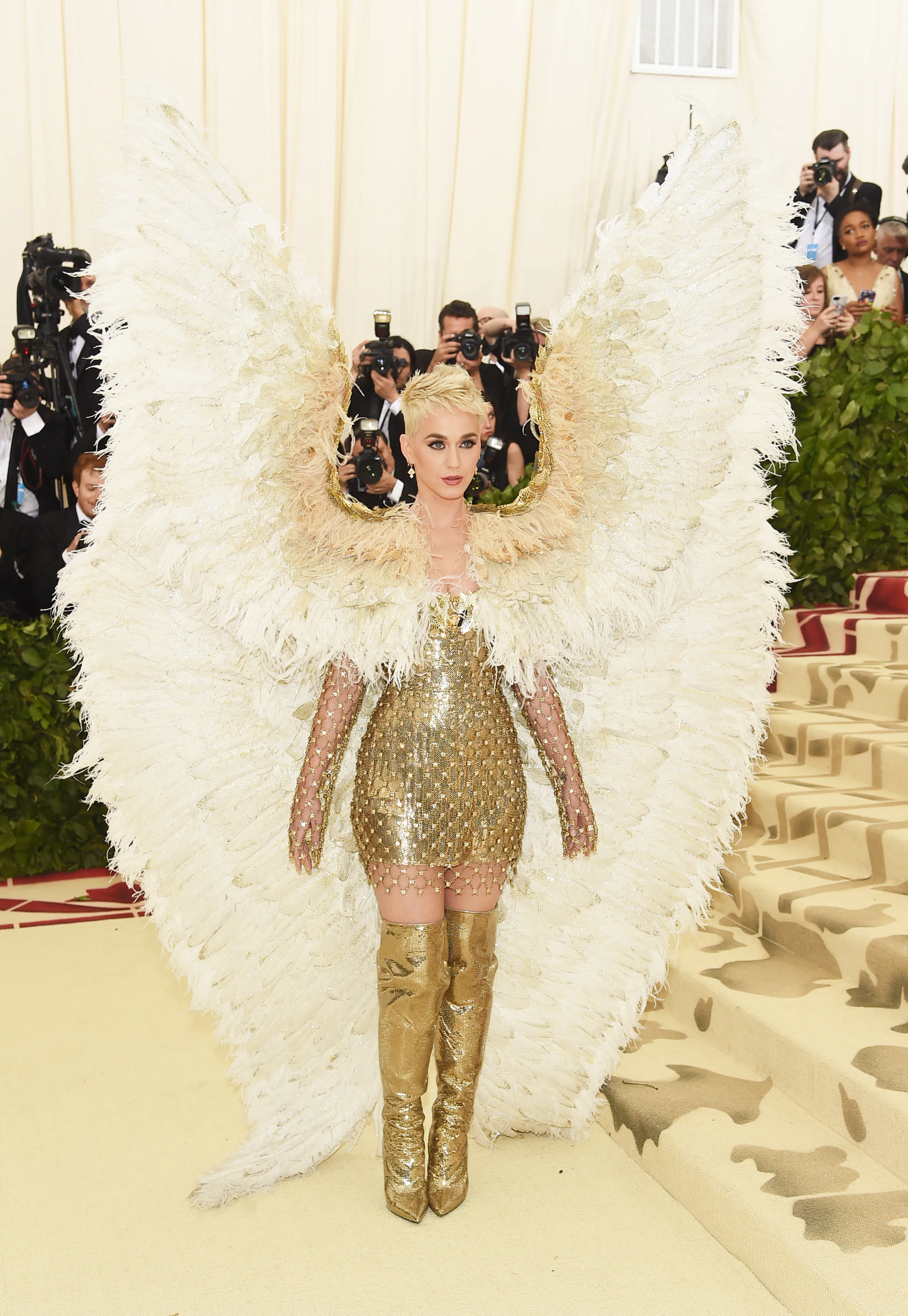 gold dress met gala 2018 Irina Shayk wearing custom Atelier Versace at the Met Gala, 2018   #irinashayk #atelierversace #versace #metgala #metgala2018 #supermodel  #bradleycooper #golddress #luxuryaesthetic #fashioninspo #fashionaccount