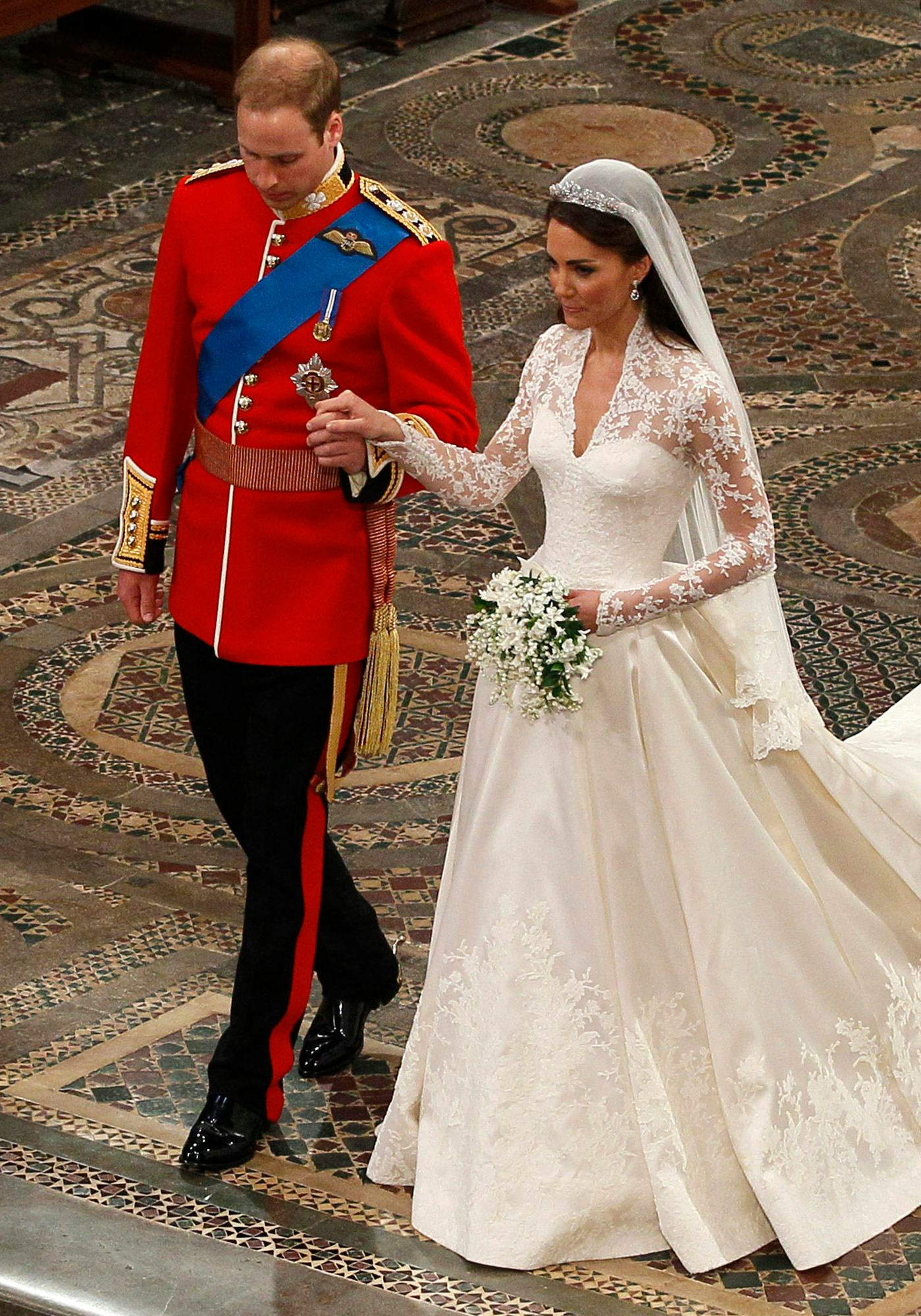 Cost of kate middleton wedding outlet dress