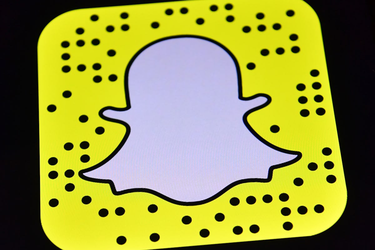 These Snapchat Charms For Groups Will Make The Group Chat So Much More Fun