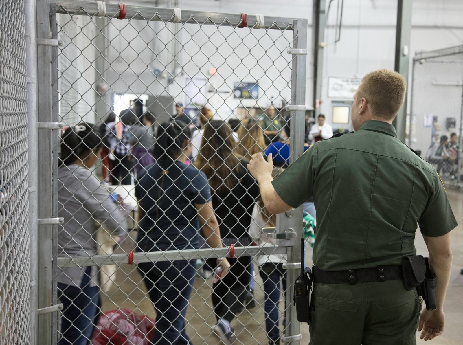 This Border Patrol Video Of Migrant Kids In Huge Cages Shows What The