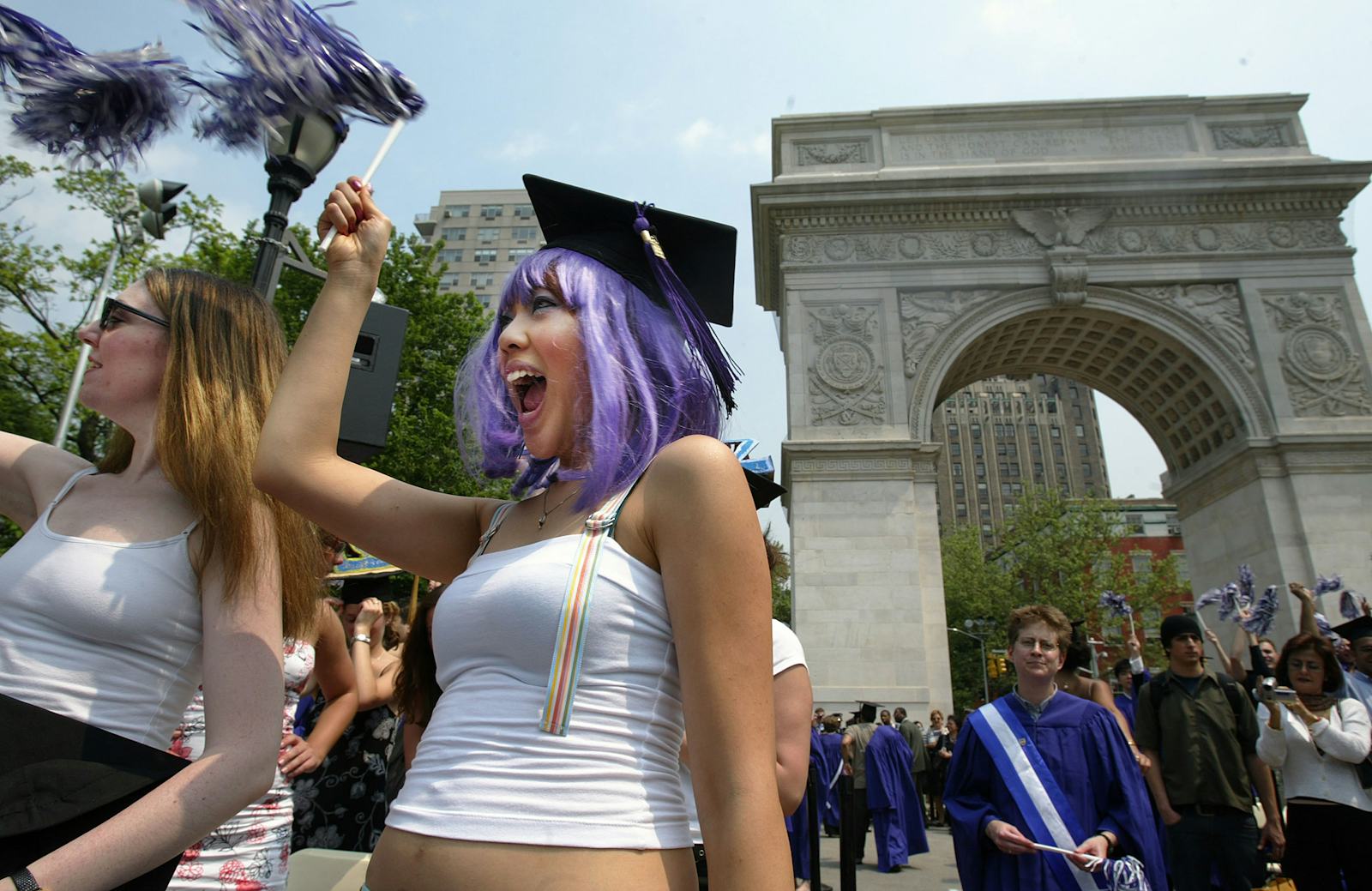 How To Dress Like An NYU Student: A Guide To Mastering Big Apple ...