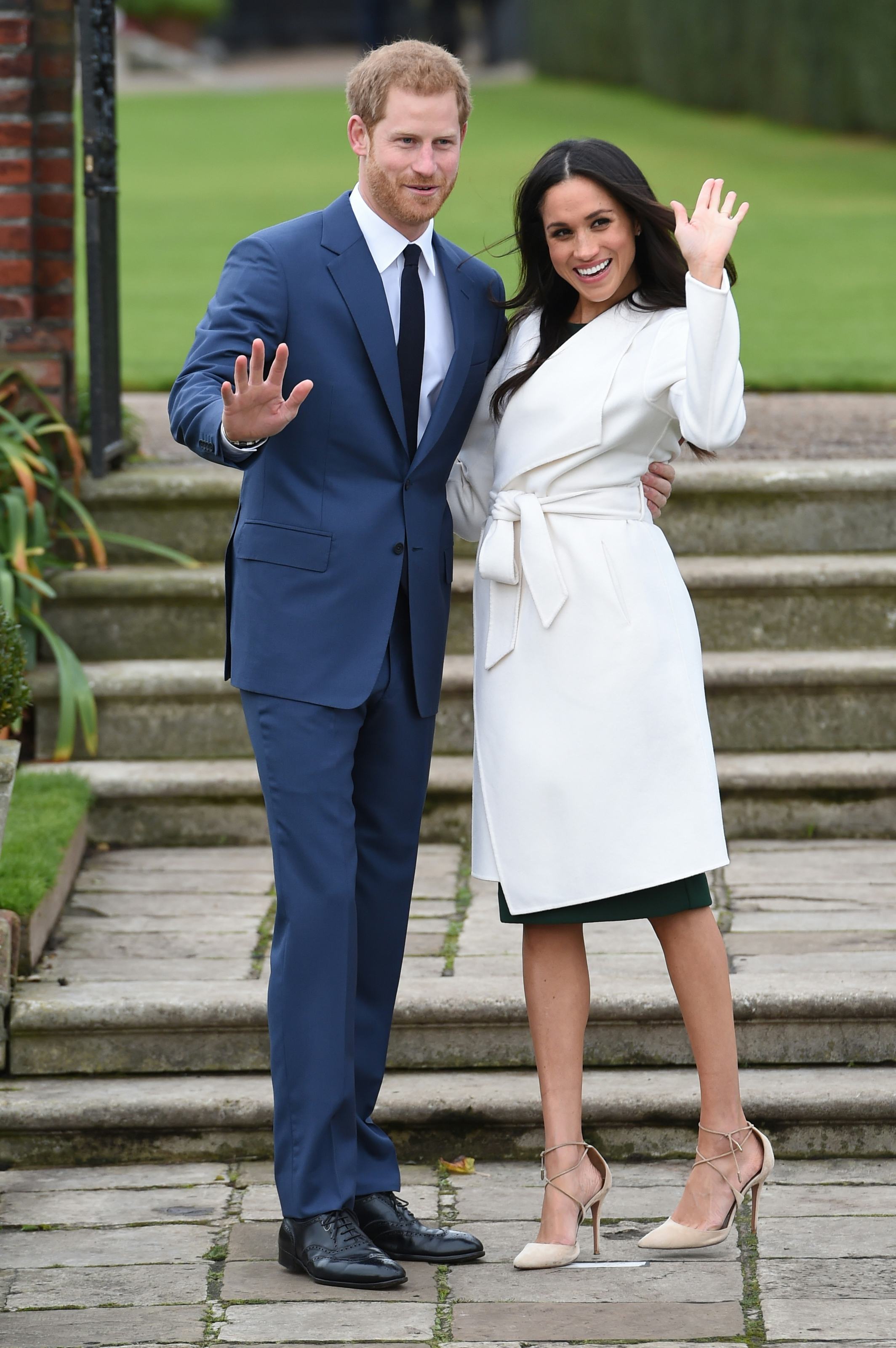 meghan markle shoes too big