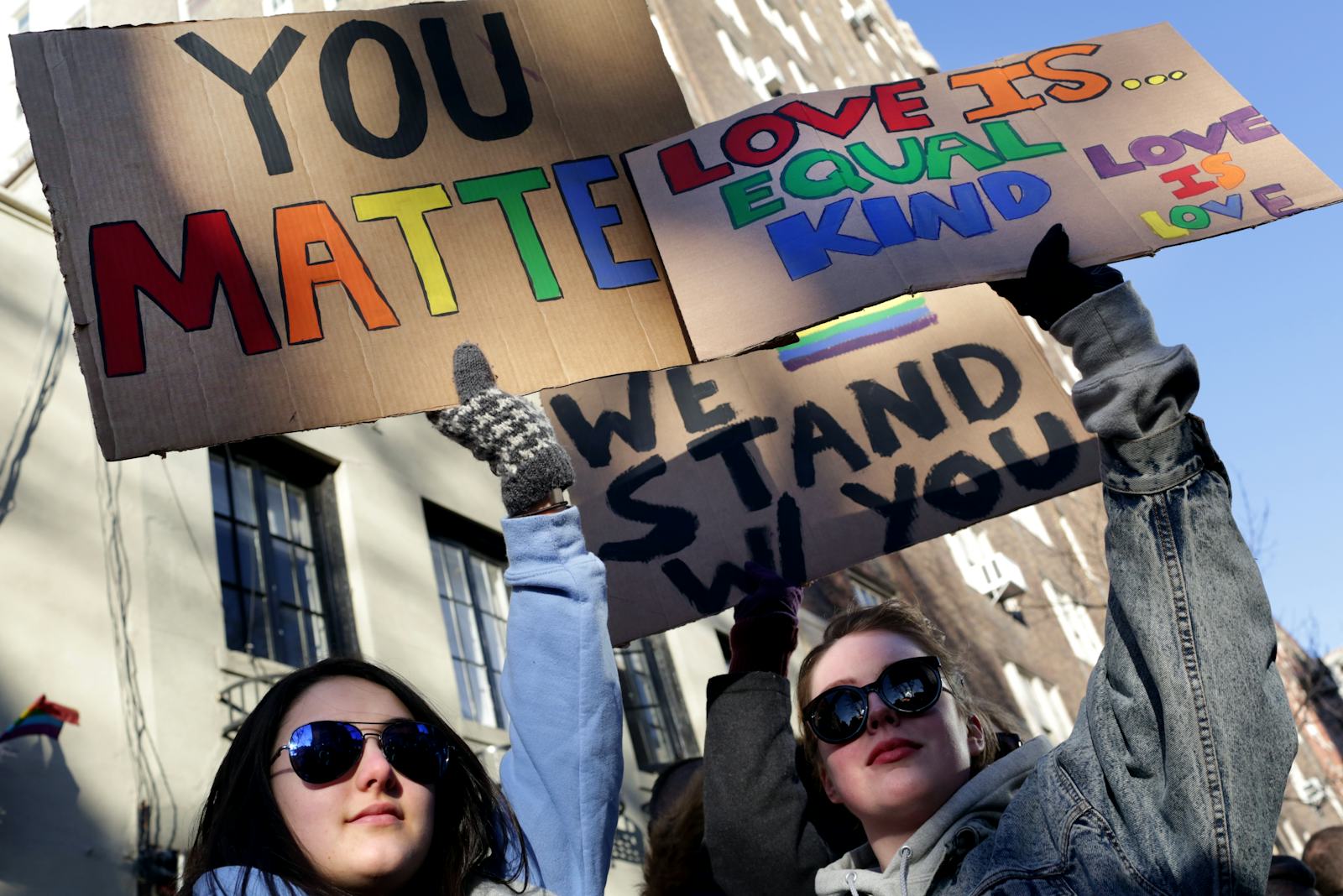 How To Make Protest Signs That Will Have The Maximum Amount Of Impact