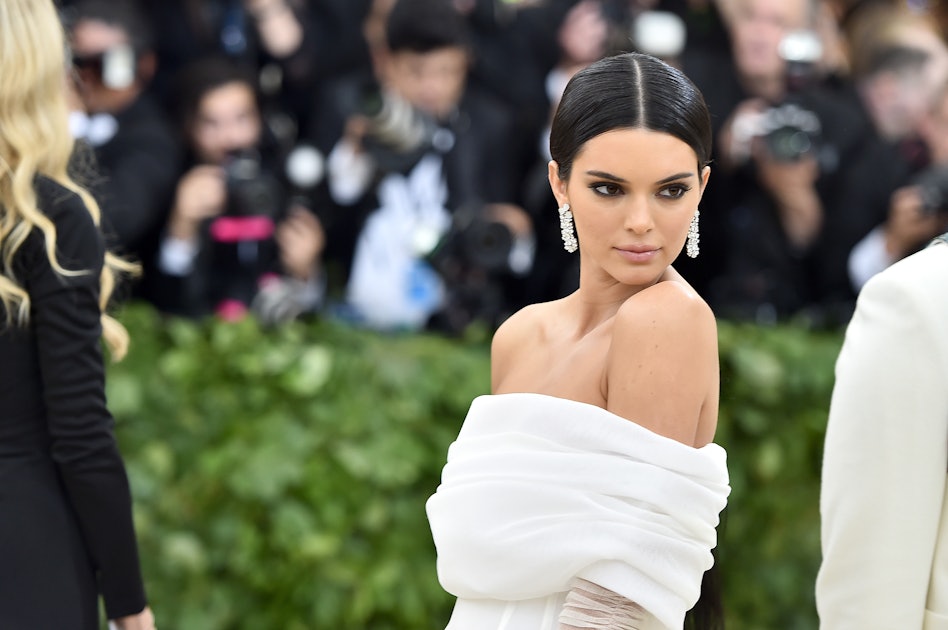 Kendall Jenner's Ankle Bag Has Got To Be The Strangest Throwback ...