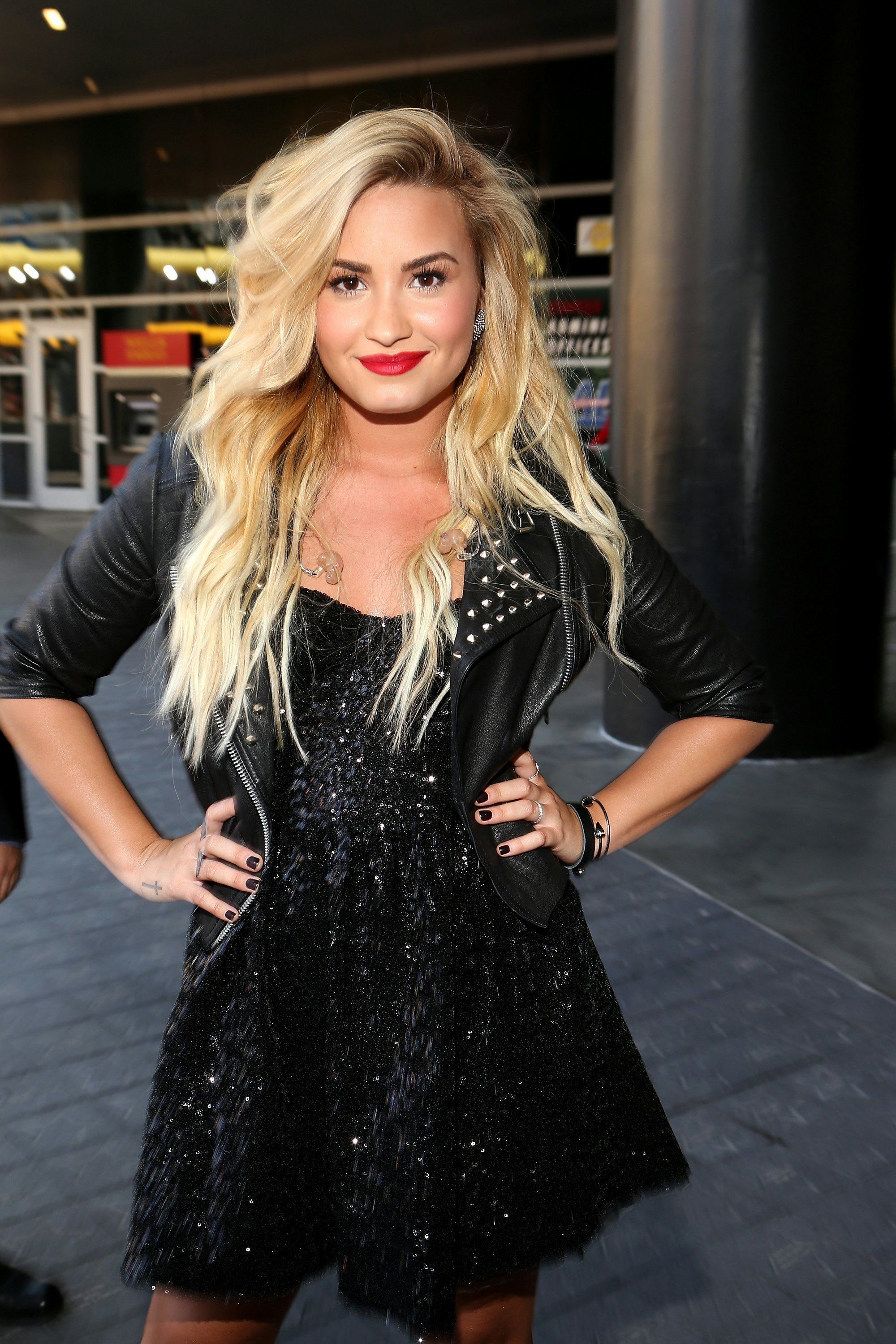 Is Demi Lovato S Blonde Hair Real This Transformation May Be Here