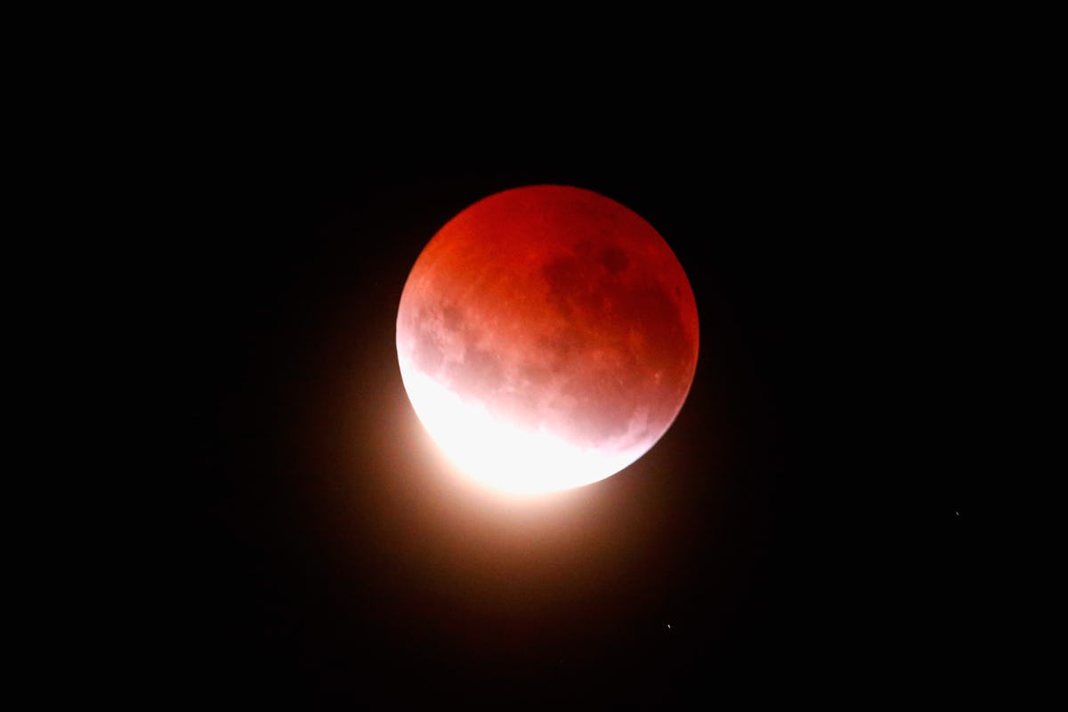 The Spiritual Meaning Of The Blood Moon In July 2018 Will Bring Major Change To Your Life