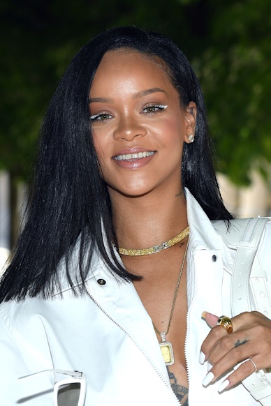 Is Rihanna's Short Bob Real? Get Ready For End-Of-Summer Hair Inspiration