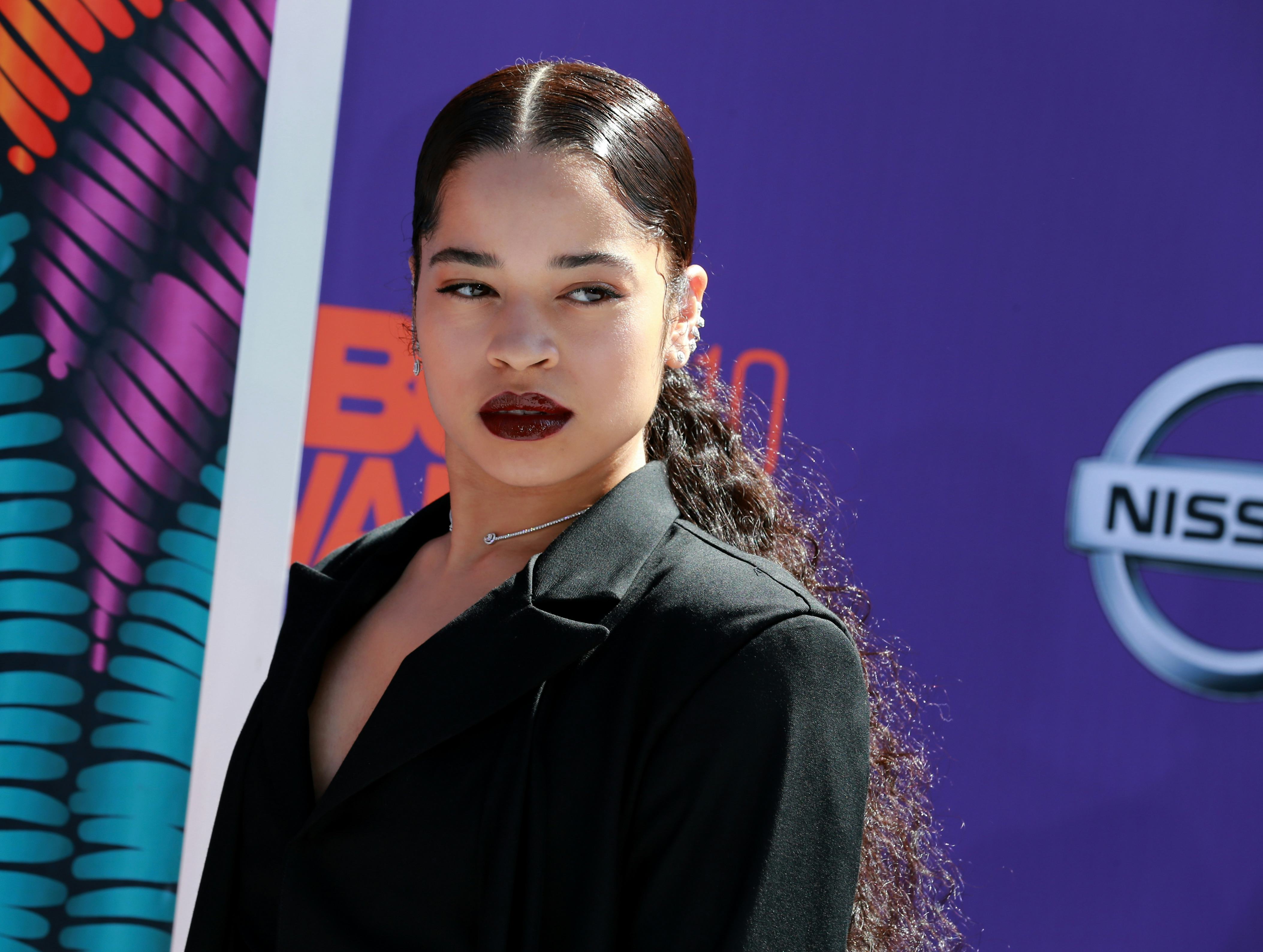 Who Is Ella Mai? The London Singer Just Topped The U.S. R&B Charts With ...