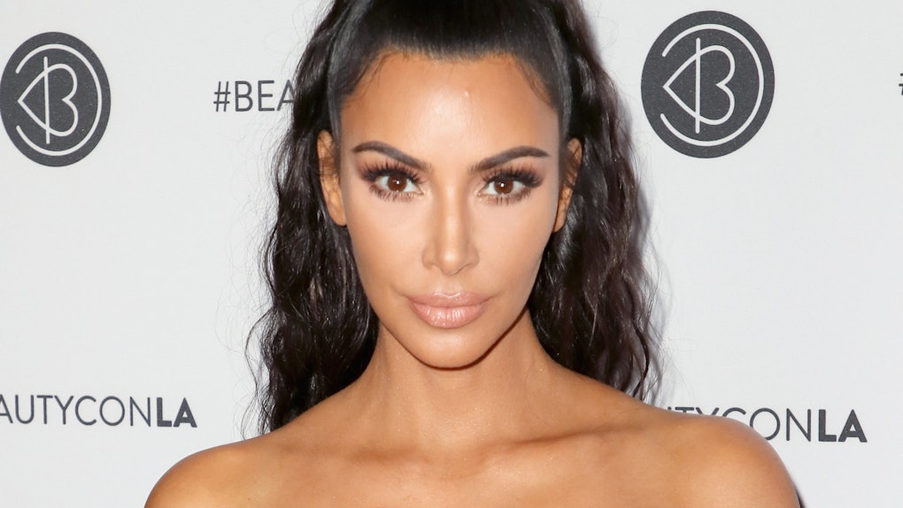 Kim Kardashian S New Short Hair Has Her Twinning With Khloe I M