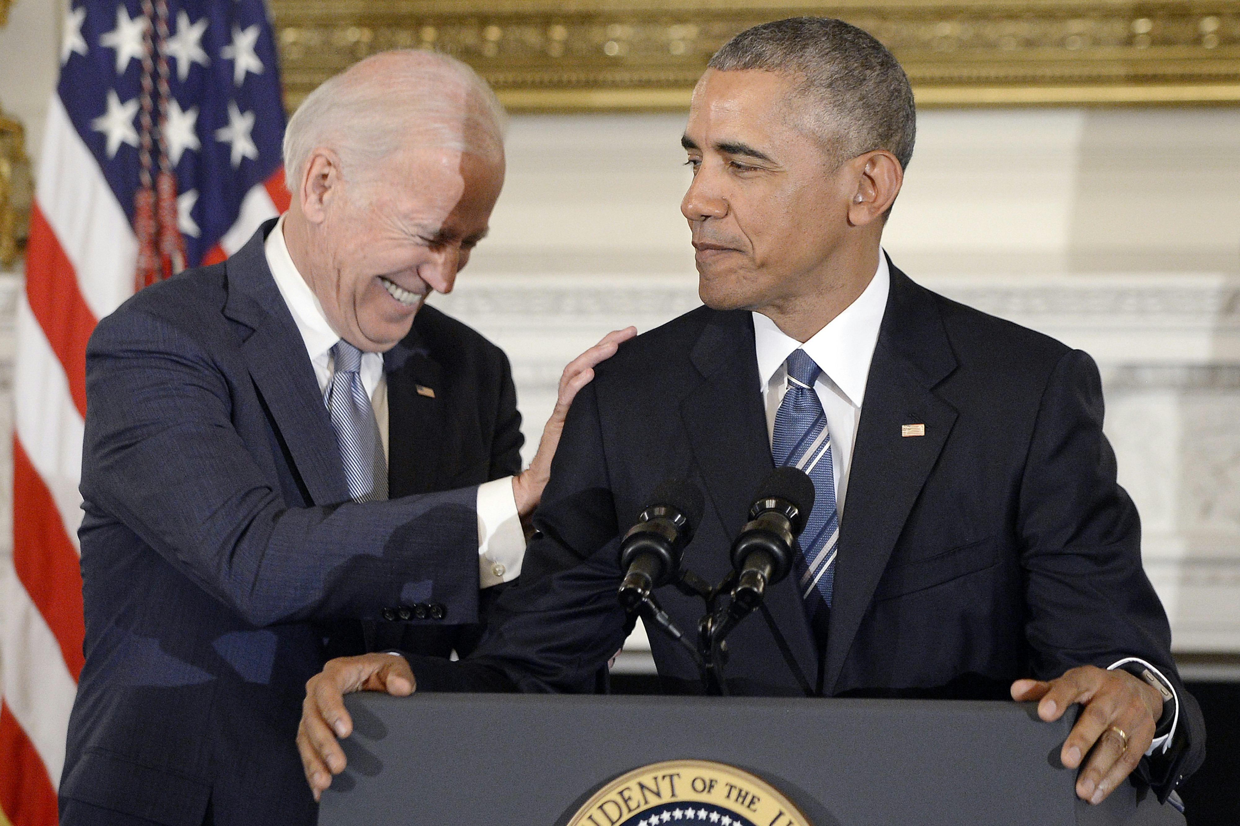 Video Of Obama & Joe Biden Reuniting For A Lunch Date Proves The ...