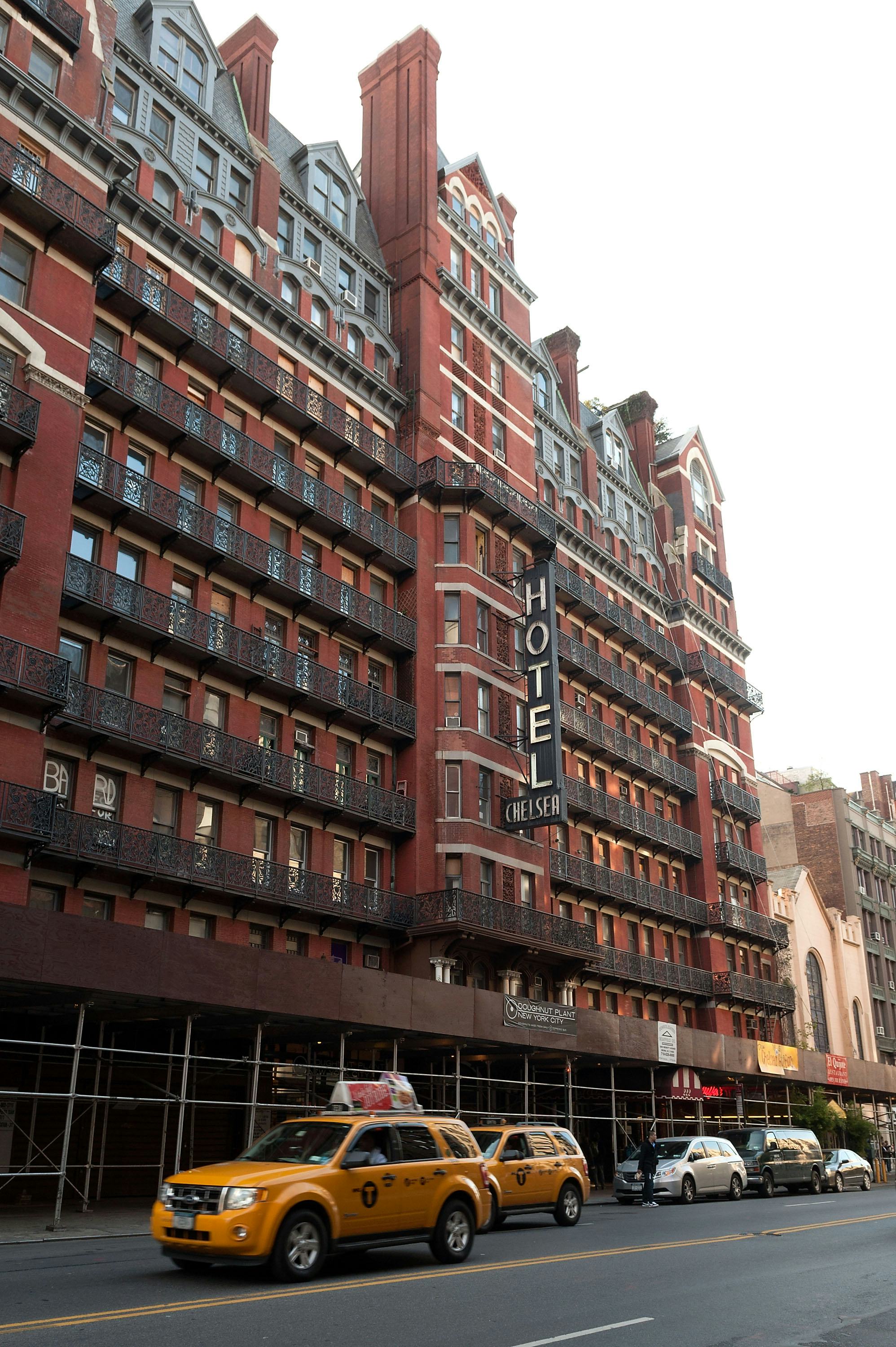 8 Haunted Hotels You Can Stay In Right Now