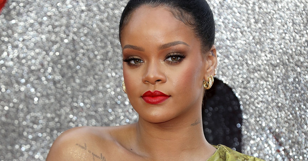 Why Isn't Rihanna At The 2018 VMAs? The Singer Is Busy Traveling At The ...