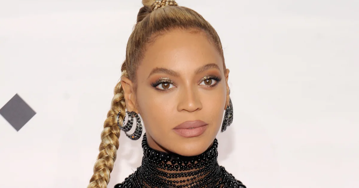 Beyoncé Gets Real About Her 'Mommy Pouch' In Inspiring Essay For Vogue
