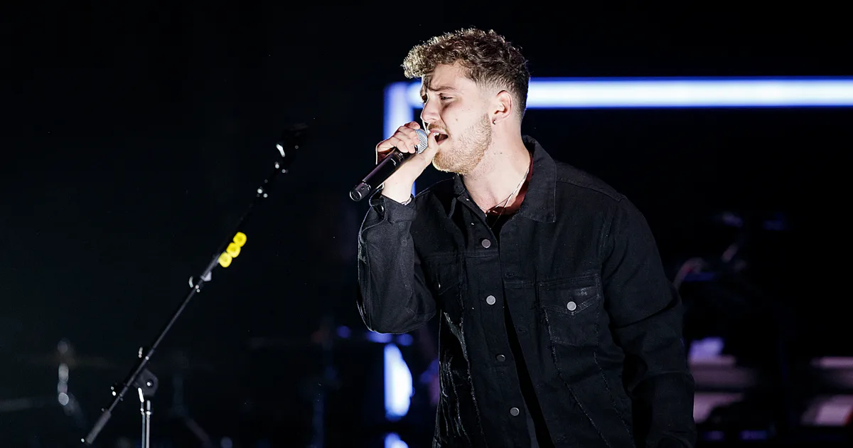 Bazz Rapper Who Is Bazzi? The Singer Is Up For Best New Artist At The 2018 VMAs