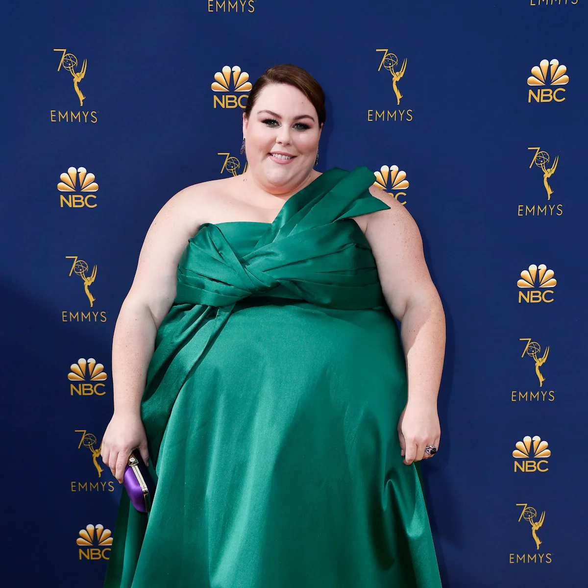 Chrissy Metz's 2018 Emmys Dress Was The Most Beautiful Emerald Green Shade Chrissy Metz's 2018 Emmys Dress Was The Most Beautiful Emerald Green Shade