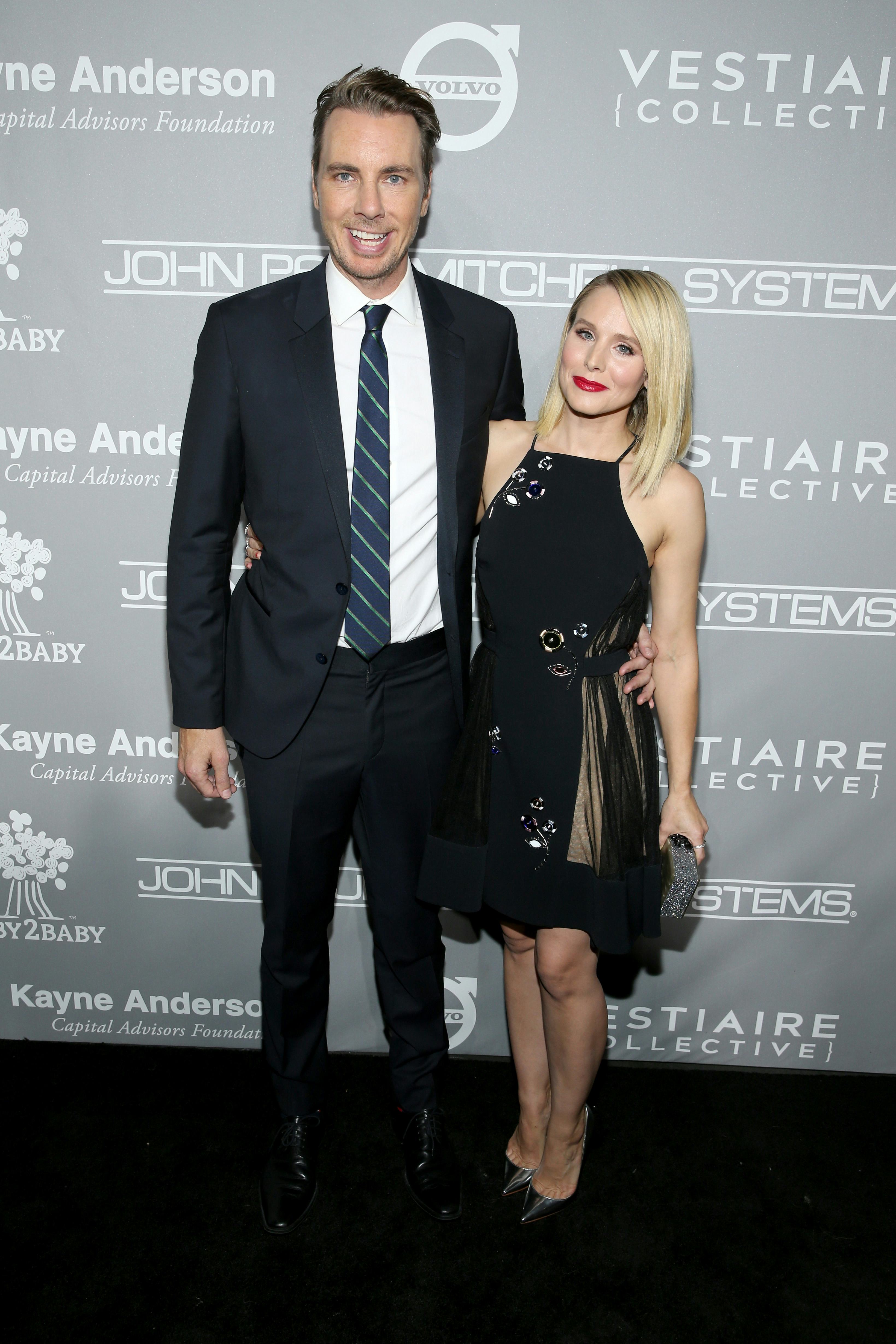 Kristen Bell Praises Dax Shepard For Teaching Their Daughters "How To ...