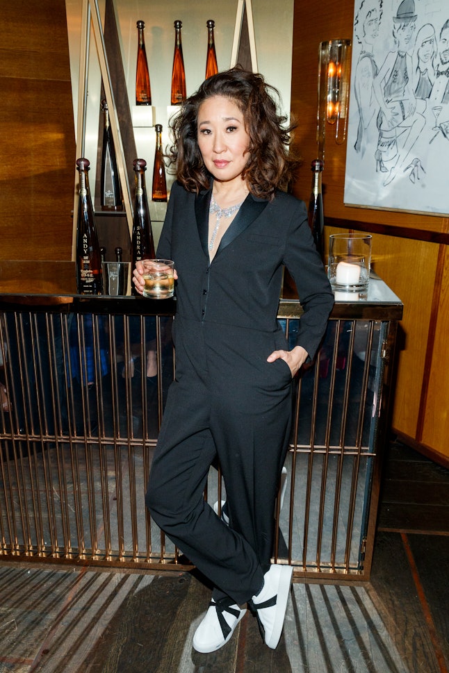 Sandra Oh's Curly Bangs At The 2019 Critics Choice Awards Are So '70s Chic