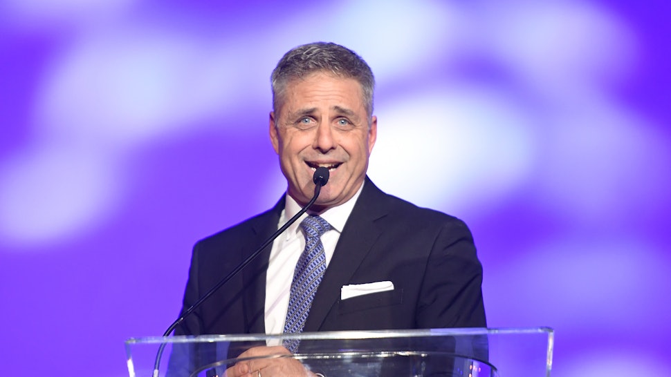 'Temptation Island' Host Mark L. Walberg Says The Show Is Like 'The
