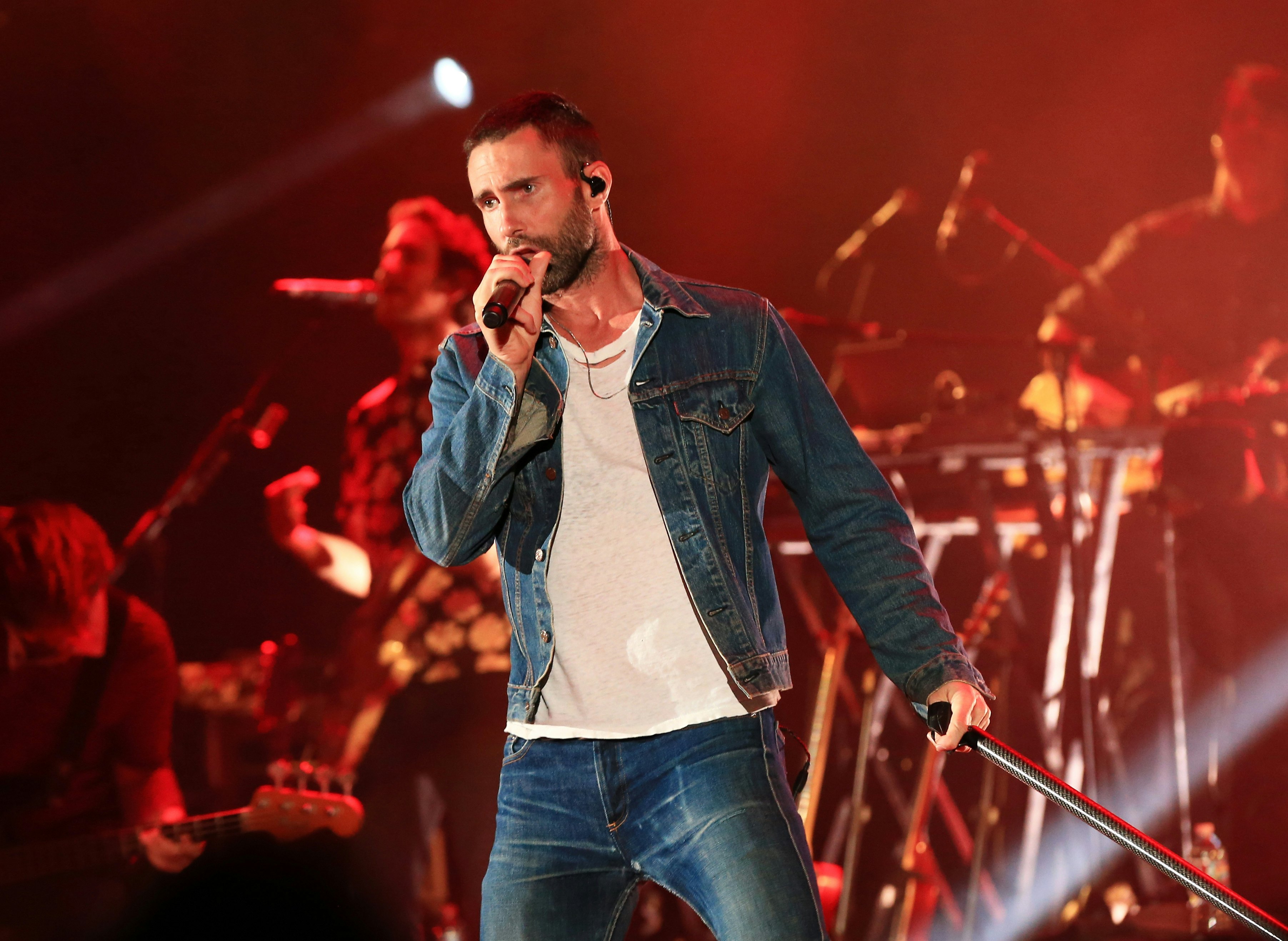 Maroon 5s Moves Like Jagger Lyrics Will Have You Dancing