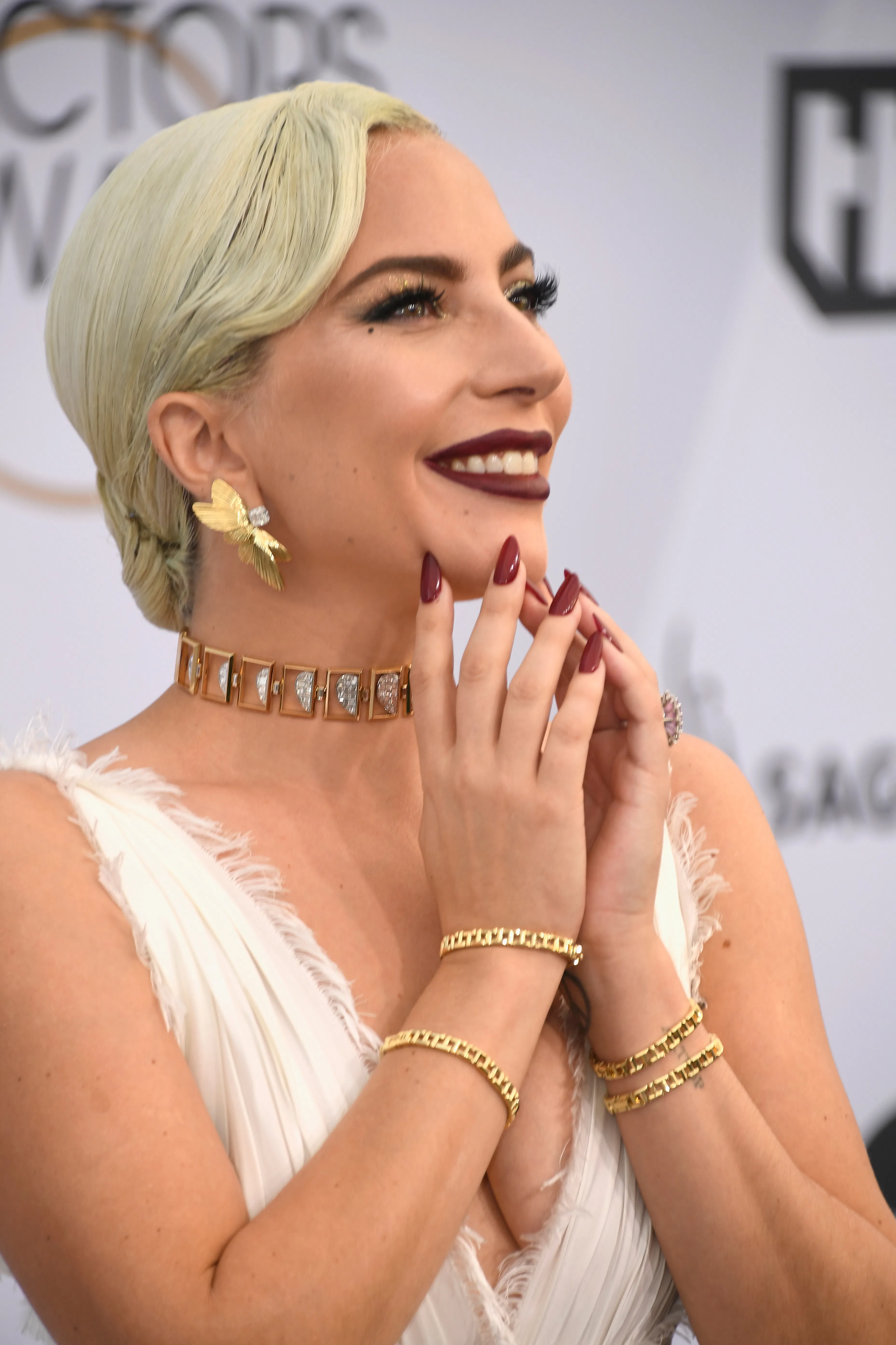 lady gaga sag awards 2019 dress Gaga's Makes Her Look Like An Actual Angel Sent Down From Heaven lady gaga black dress