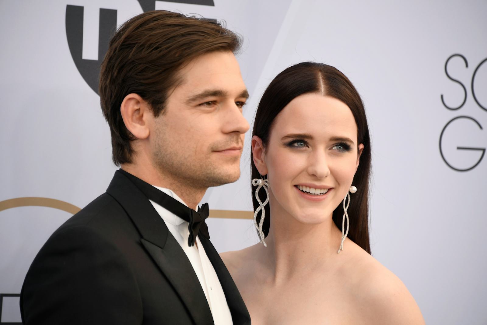 Rachel Brosnahan & Jason Ralph Have Been Married For Years & Finally ...