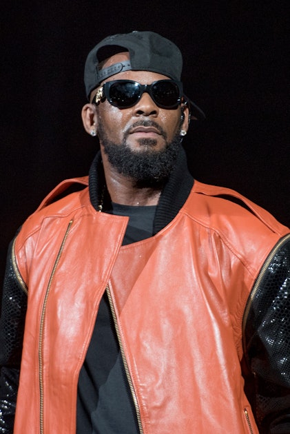How True Is Surviving R Kelly On Lifetime The Documentary Series Covers Decades Of Sexual