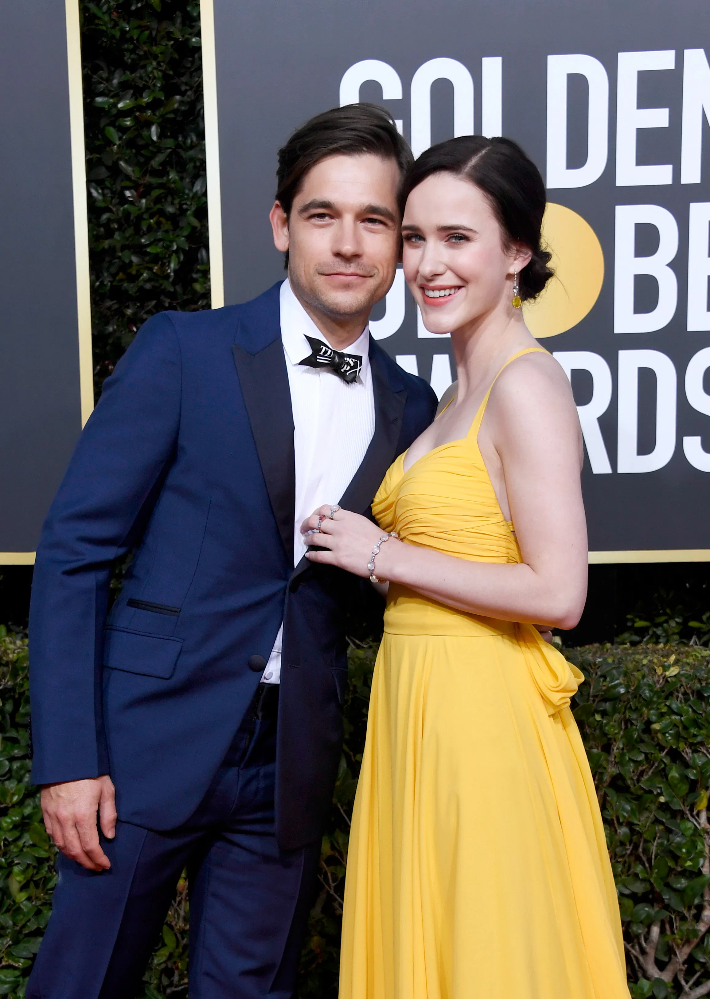 Rachel Brosnahan's 2019 Golden Globes Dress Matches The Statue