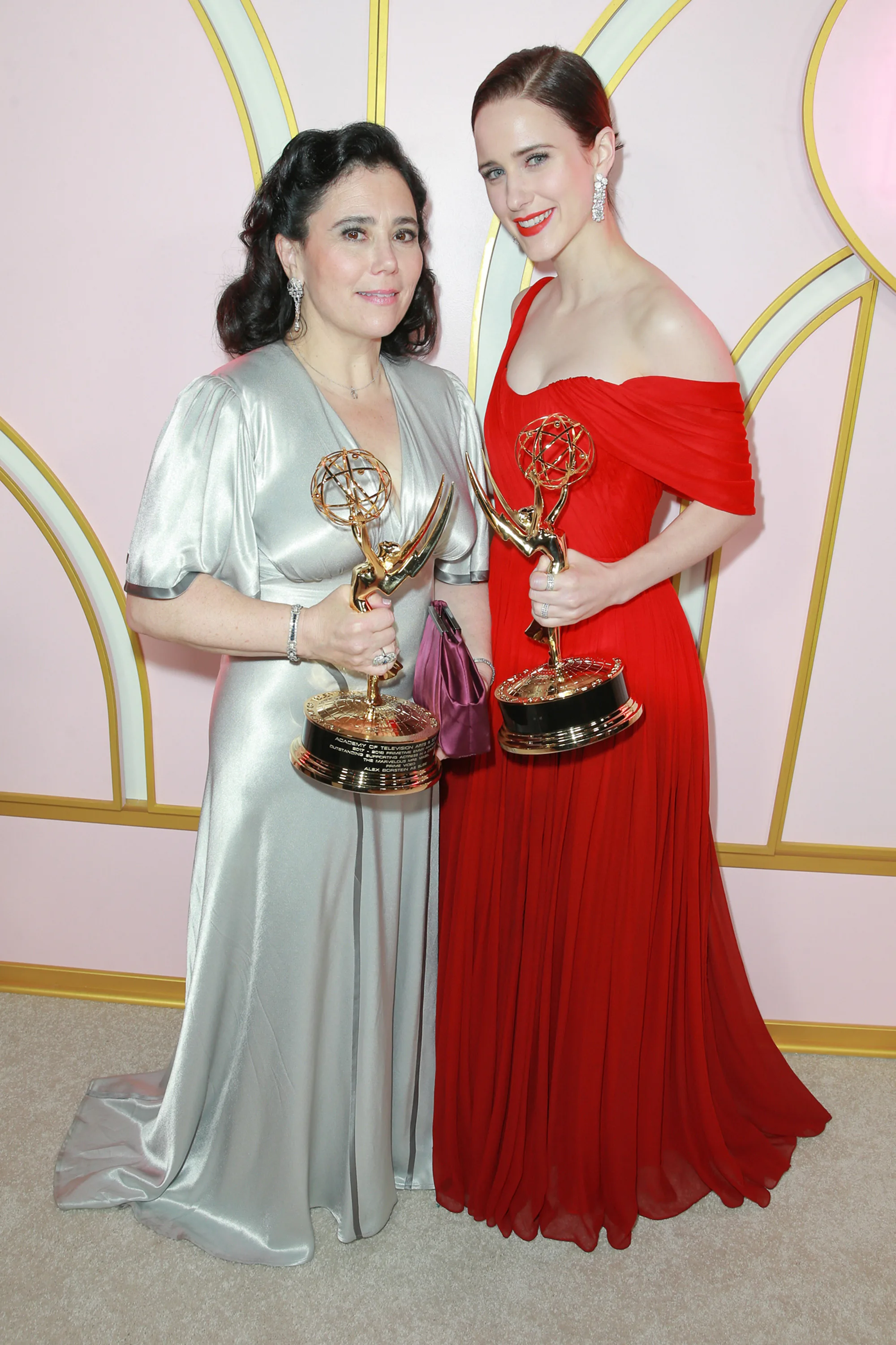 rachel brosnahan golden globes dress Rachel Brosnahan - 2018-01-07