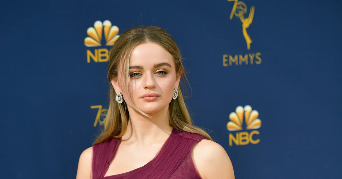 Joey King's Transformation Into Gypsy Rose In The First Photos From
