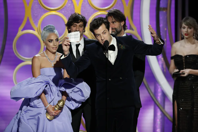 Taylor Swift's 2019 Golden Globes Dress Was An Excellent Surprise Taylor Swift's 2019 Golden Globes Dress Was An Excellent Surprise