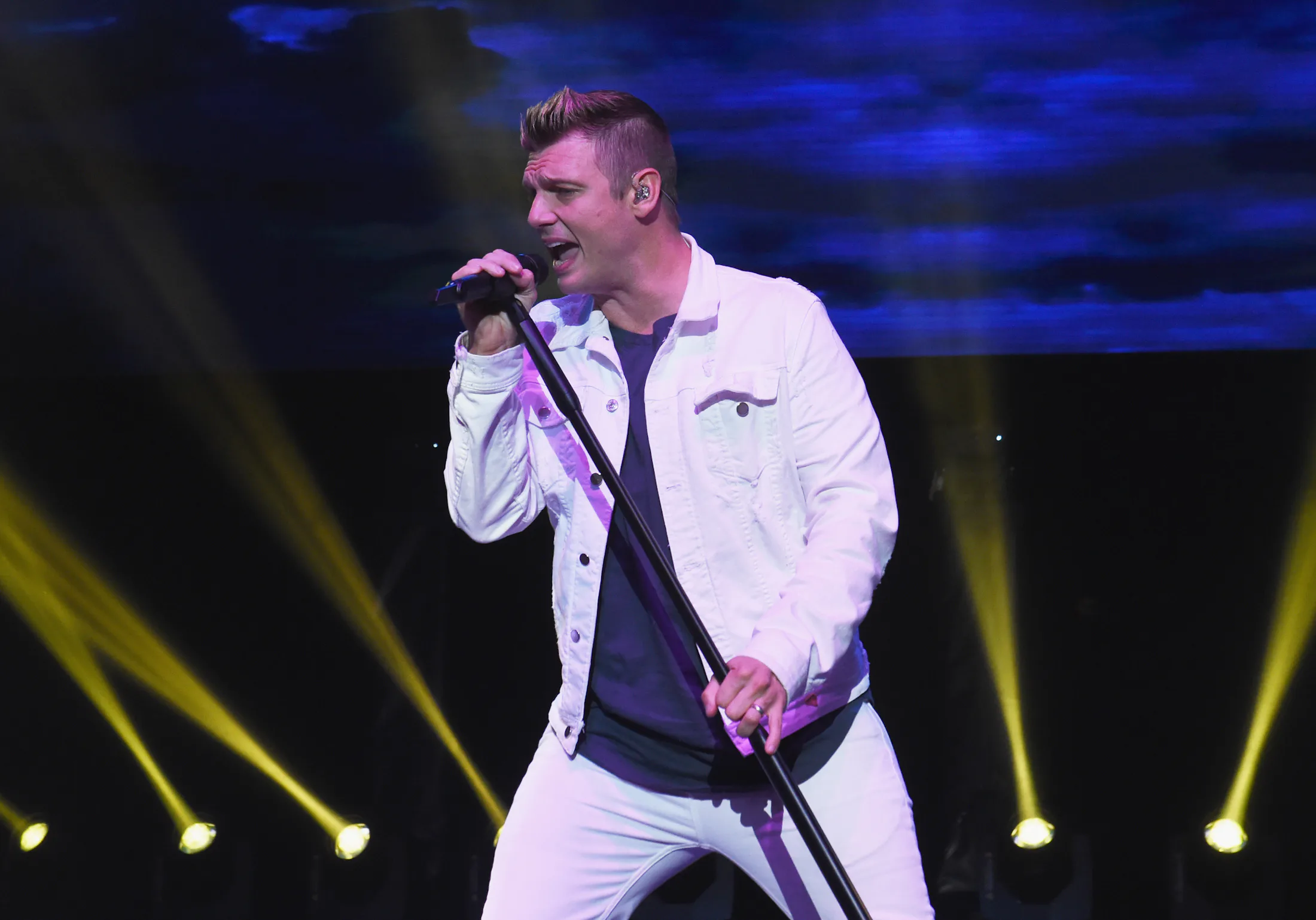 Kevin Rabbits Singer 'Masked Singer' Rabbit Theories Suggest This Celeb Is A Famous Boy Band ...