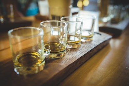 Le processus de distillation et de fermentation des boissons alcoolisées pourrait faire la différence en ce qui concerne la gueule de bois après une nuit de consommation.